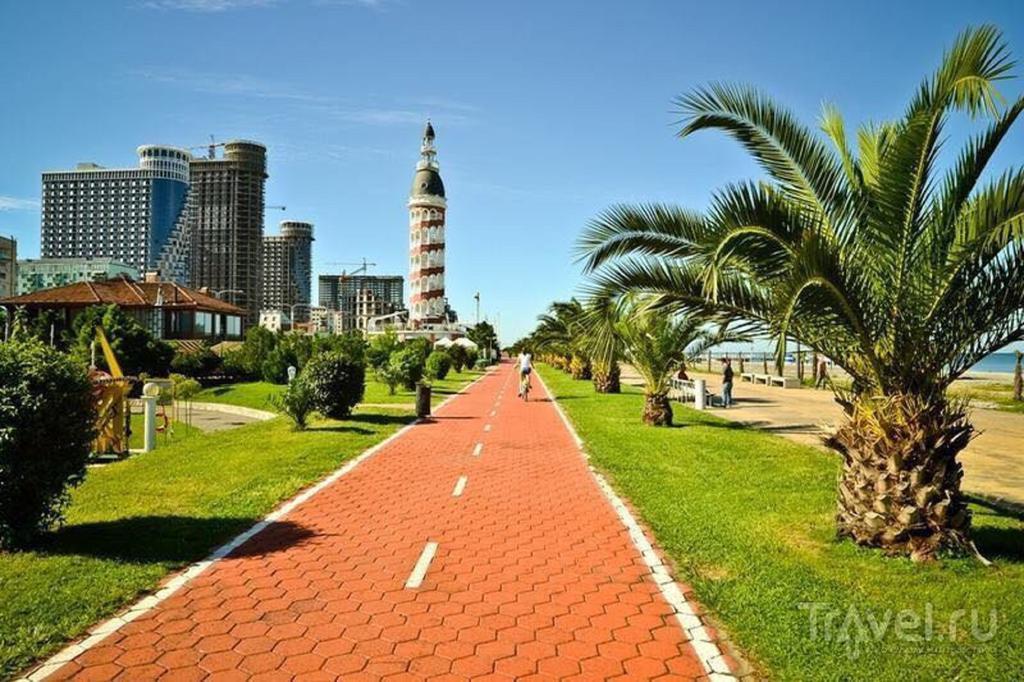 Apartment Orbi Sea Tower David Batumi Bagian luar foto